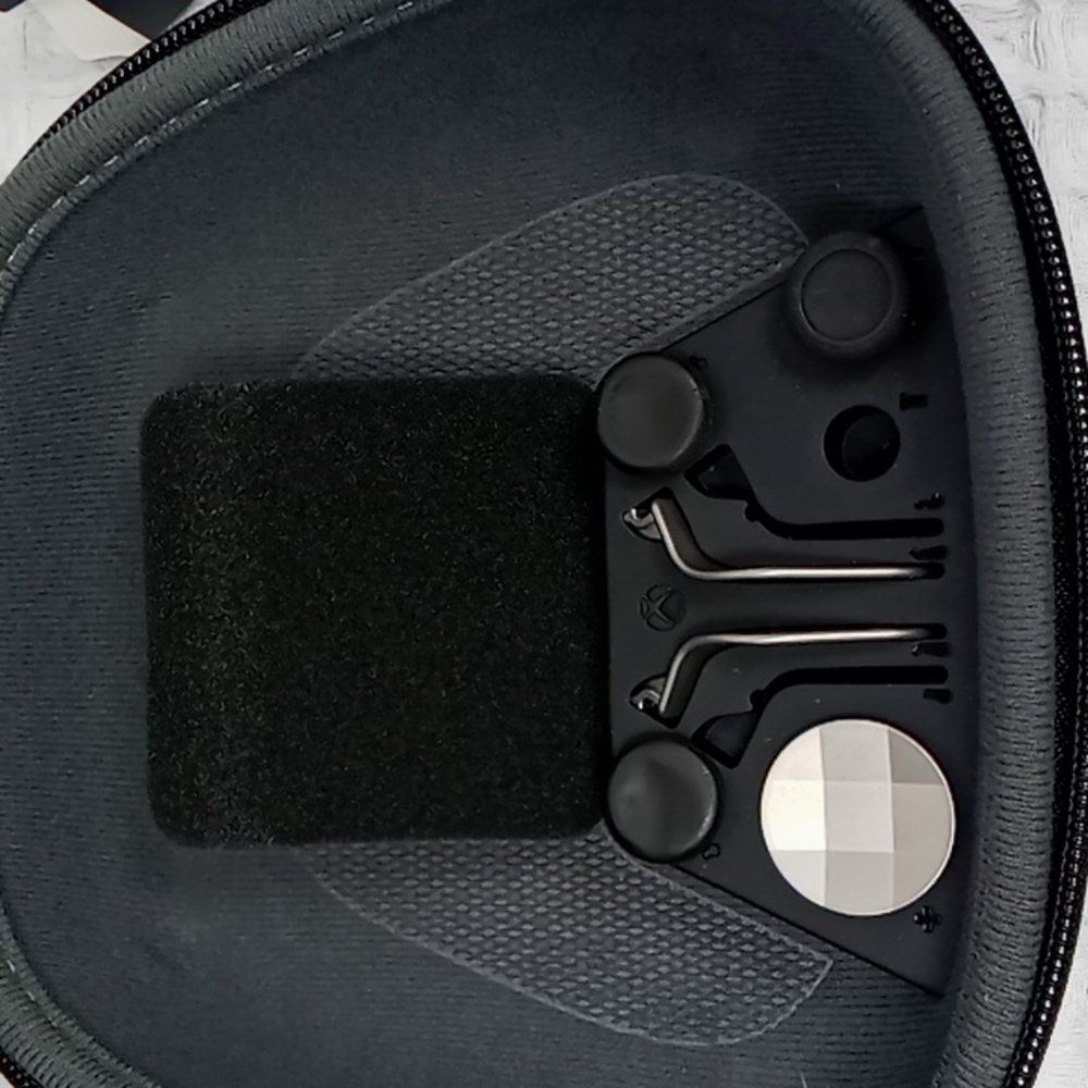 Xbox Elite Wireless Controller In Box w/ Carry Case For Xbox One - Picture 5 of 15